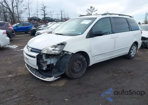 2005 Toyota Sienna Le z USA, uszkodzony, nr VIN 5TDZA23C75S279330